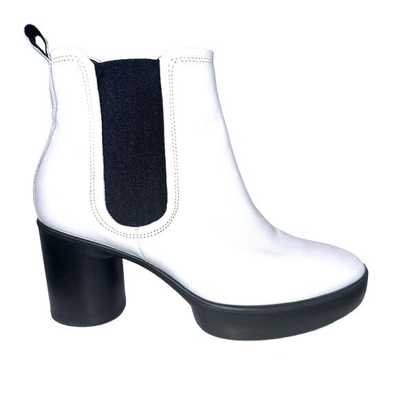 ECCO Shape Sculpted Motion 55 Womens Size 9.5 US 40 EU White Leather Chelsea - Picture 2 of 13